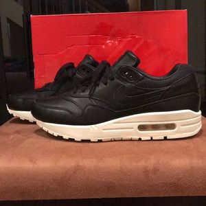 Collectors Edition Leather Air Max 1 Pinnacle.
